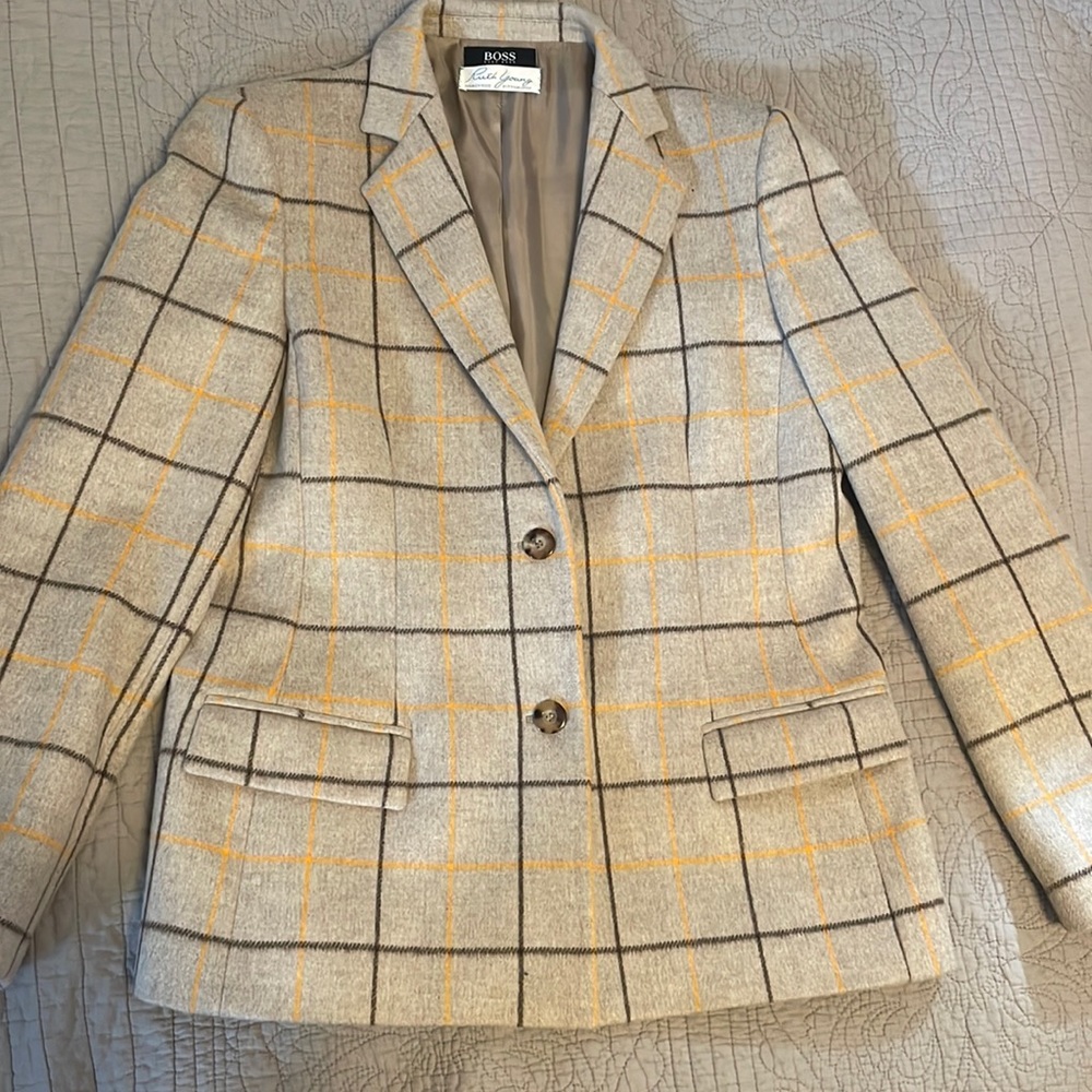 Size 6 Hugo Boss business blazer, beige w/ stripes of brown and gold